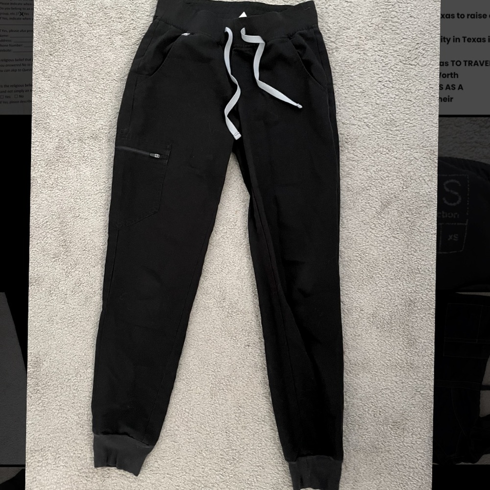Figs jogger scrubs black